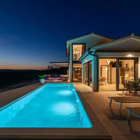 Luxurious In * Trget