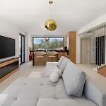 Luxurious In *