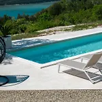 Luxurious In Vikendica Trget
