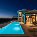 Luxurious In * Trget